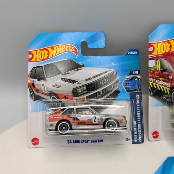 Mattel Hot Wheels Nissan Set - Red, Silver, Green - Picture 2 of 10